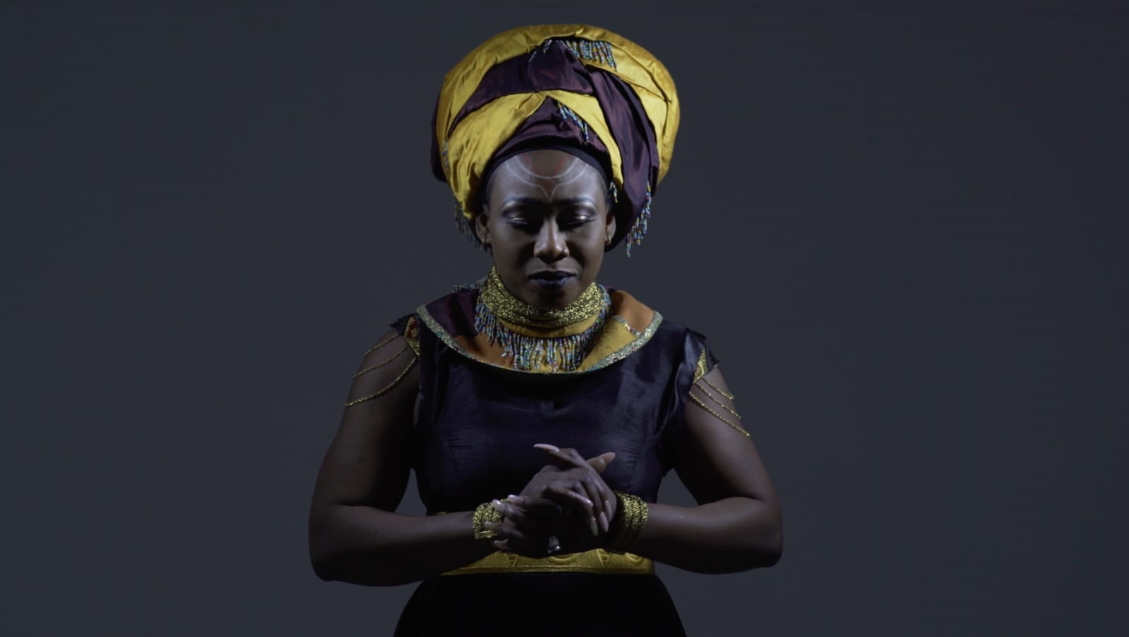 Djely Tapa en spectacle au Lion d'Or avec Barokan